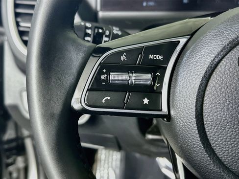 Used 2025 Kia Seltos EX FWD image 16