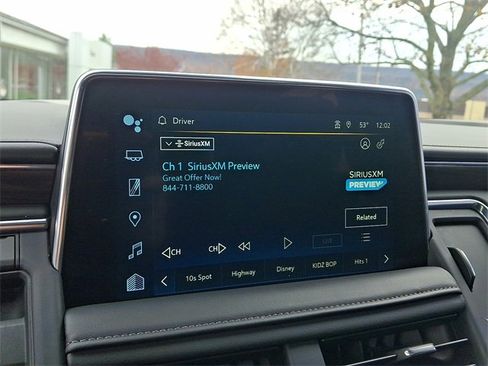 Used 2023 Chevrolet Suburban Z71 w/ Luxury Package image 21