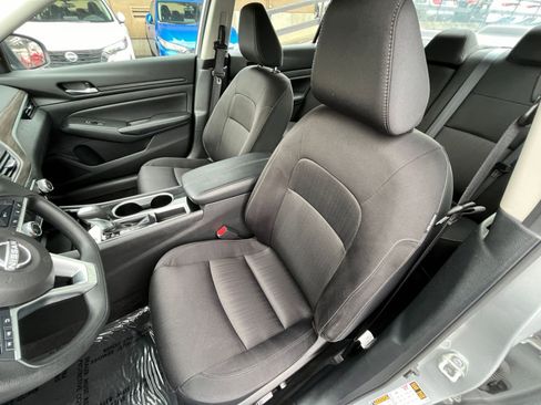 Used 2024 Nissan Altima 2.5 SV image 36