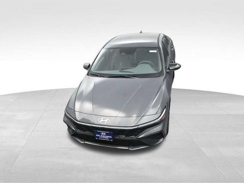 Used 2025 Hyundai Elantra Sport FWD image 23