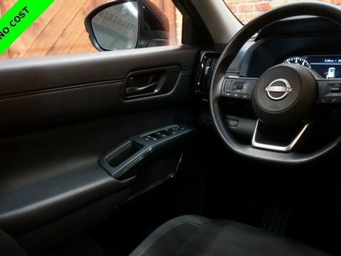 Certified 2024 Nissan Pathfinder S image 32