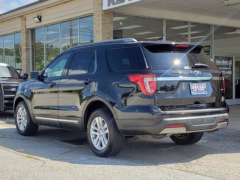 Used 2019 Ford Explorer XLT w/ Equipment Group 202A AWD/4WD image 3