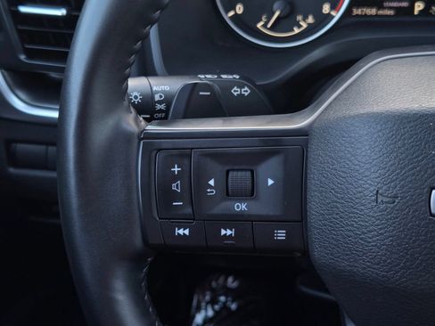 Used 2025 Nissan Rogue SV FWD image 19