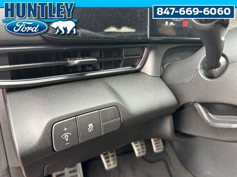 Used 2025 Hyundai Elantra N FWD image 19