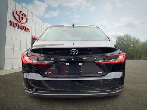 Used 2025 Toyota Camry LE FWD image 3