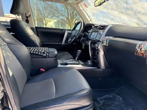 Used 2019 Toyota 4Runner SR5 Premium image 16
