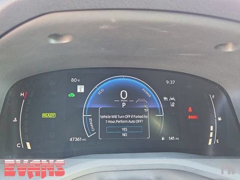 Used 2025 Toyota Camry SE FWD image 5