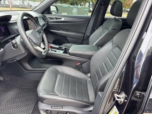 Used 2024 Volkswagen Atlas Cross Sport SEL AWD/4WD image 17