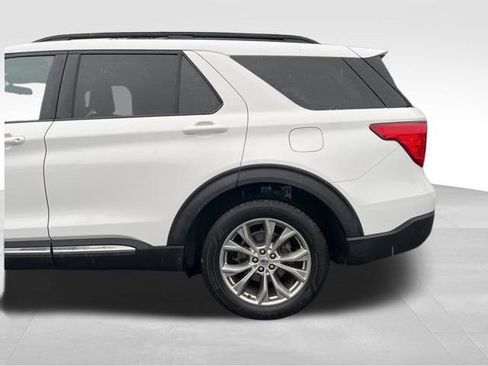 Used 2020 Ford Explorer XLT w/ Equipment Group 202A image 51