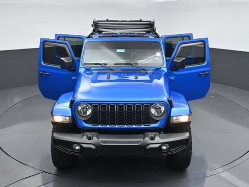 Used 2025 Jeep Gladiator Sport AWD/4WD image 52