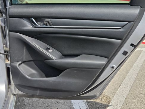 Used 2019 Honda Accord EX image 22