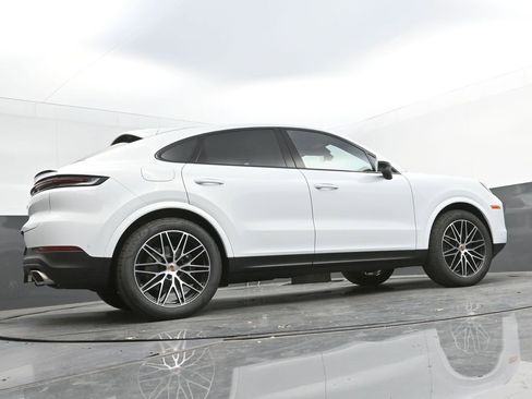 New 2025 Porsche Cayenne image 36