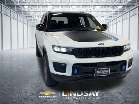 Used 2023 Jeep Grand Cherokee Trailhawk w/ Luxury Tech Group III AWD/4WD image 4
