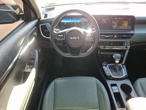 Used 2025 Kia Seltos SX w/ SX Sunroof Package AWD/4WD image 13