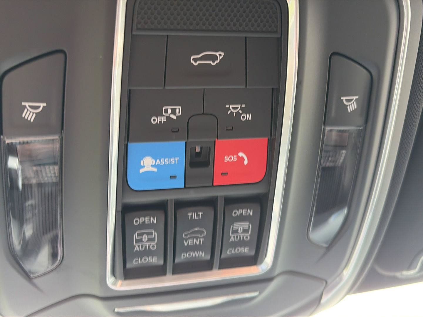 Used 2026 Jeep Cherokee Limited AWD/4WD image 17