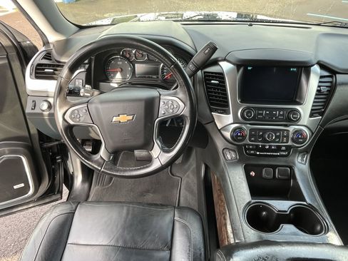 Used 2020 Chevrolet Suburban LT image 11