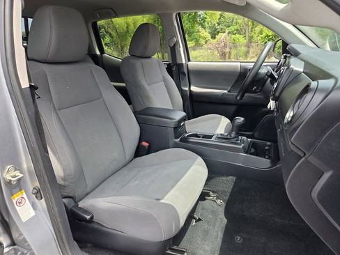 Used 2019 Toyota Tacoma SR RWD image 15