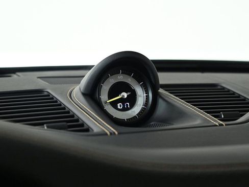 Used 2025 Porsche 911 GT3 image 27