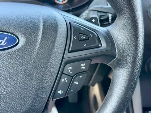 Used 2017 Ford Edge SE FWD image 18