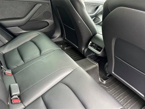 Used 2022 Tesla Model 3 Performance image 18