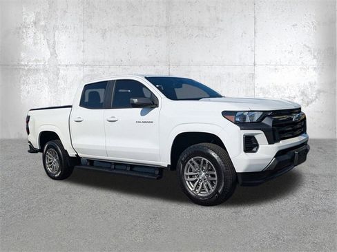 Certified 2023 Chevrolet Colorado LT image 2