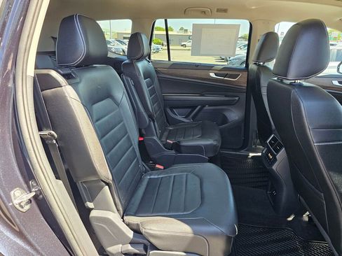 Certified 2025 Volkswagen Atlas SEL AWD/4WD image 11
