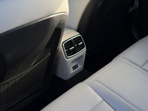 Used 2025 Genesis G70 2.5T RWD image 23