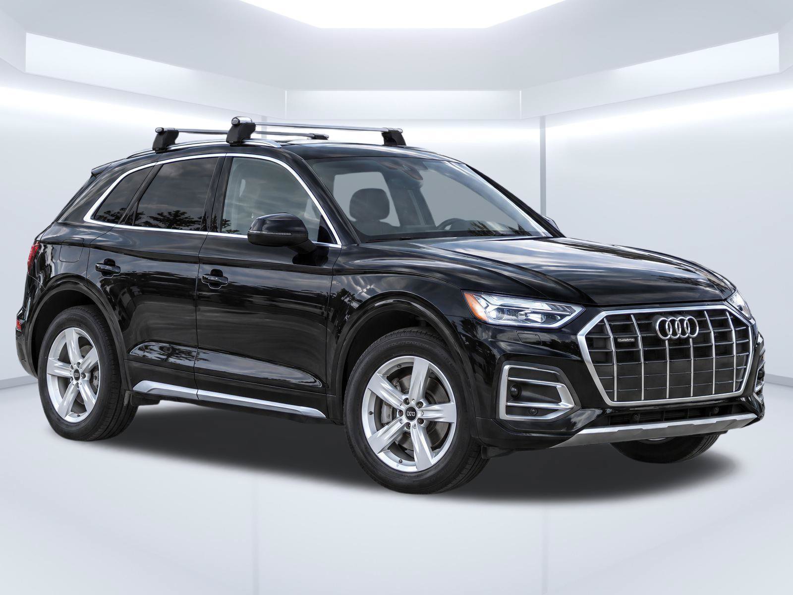 Used 2023 Audi Q5 2.0T Premium w/ Convenience Package AWD/4WD image 2