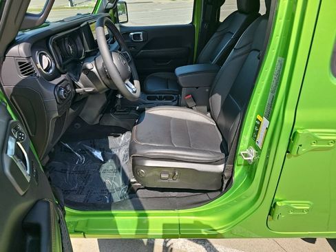 Certified 2026 Jeep Wrangler Unlimited Sahara w/ Safety Group AWD/4WD image 15