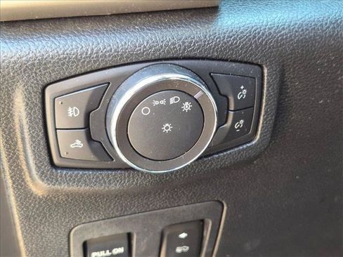 Used 2020 Ford F150 Lariat RWD image 12