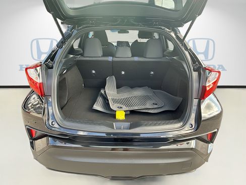 Used 2021 Toyota C-HR XLE image 25