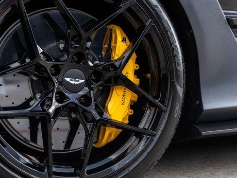 Used 2025 Aston Martin Vanquish image 18