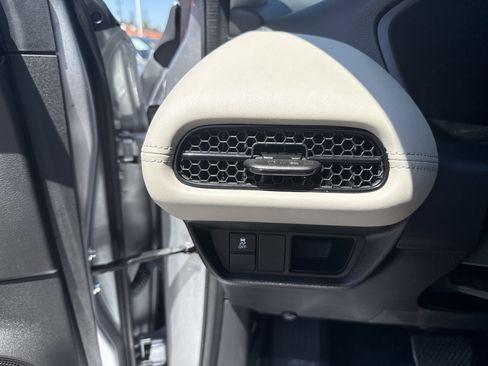 Used 2023 Honda HR-V LX image 19