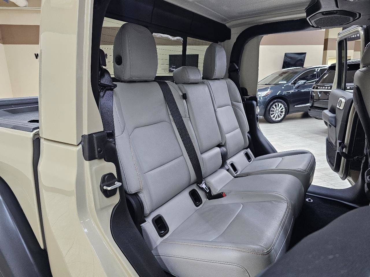 Used 2020 Jeep Gladiator Mojave AWD/4WD image 18