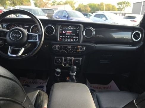 Used 2019 Jeep Wrangler Unlimited Sahara w/ Dual Top Group AWD/4WD image 20