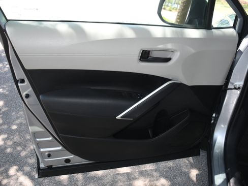 Used 2024 Toyota Corolla Cross L FWD image 9