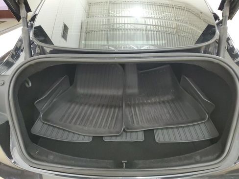 Used 2025 Tesla Model 3 Long Range RWD image 9