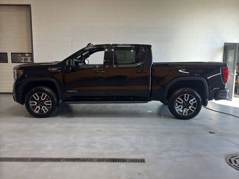 Used 2025 GMC Sierra 1500 AT4 w/ AT4 Premium Package AWD/4WD image 2
