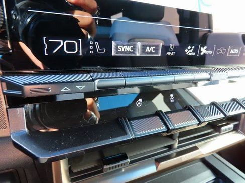 New 2025 GMC Hummer EV 3X w/ LPO, Sport Package image 19