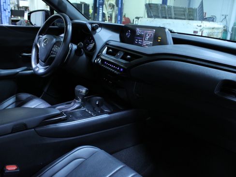 Used 2019 Lexus UX 200 F Sport w/ F Sport Premium Package image 30