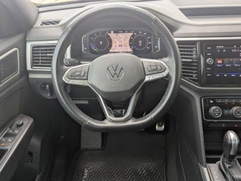 Used 2022 Volkswagen Atlas Cross Sport SEL R-Line image 17