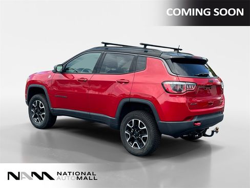 Used 2019 Jeep Compass Trailhawk image 3
