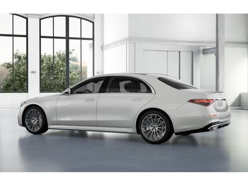 Certified 2022 Mercedes-Benz S 500 4MATIC w/ AMG Line Package image 42
