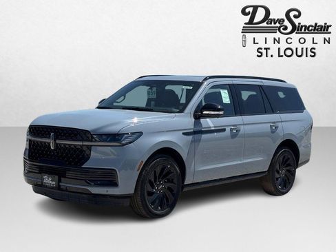 New 2026 Lincoln Navigator Reserve w/ Jet Appearance Package AWD/4WD image 7