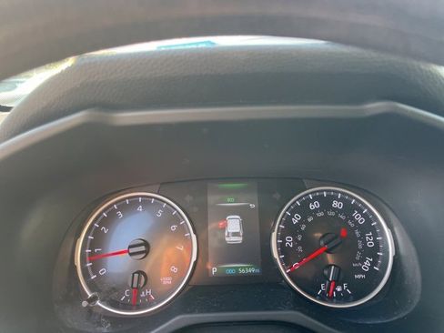 Used 2021 Toyota RAV4 LE image 17