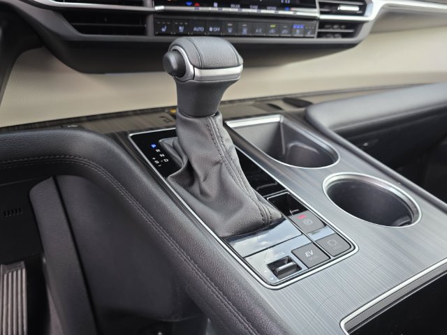 Used 2024 Toyota Sienna Platinum AWD/4WD image 28