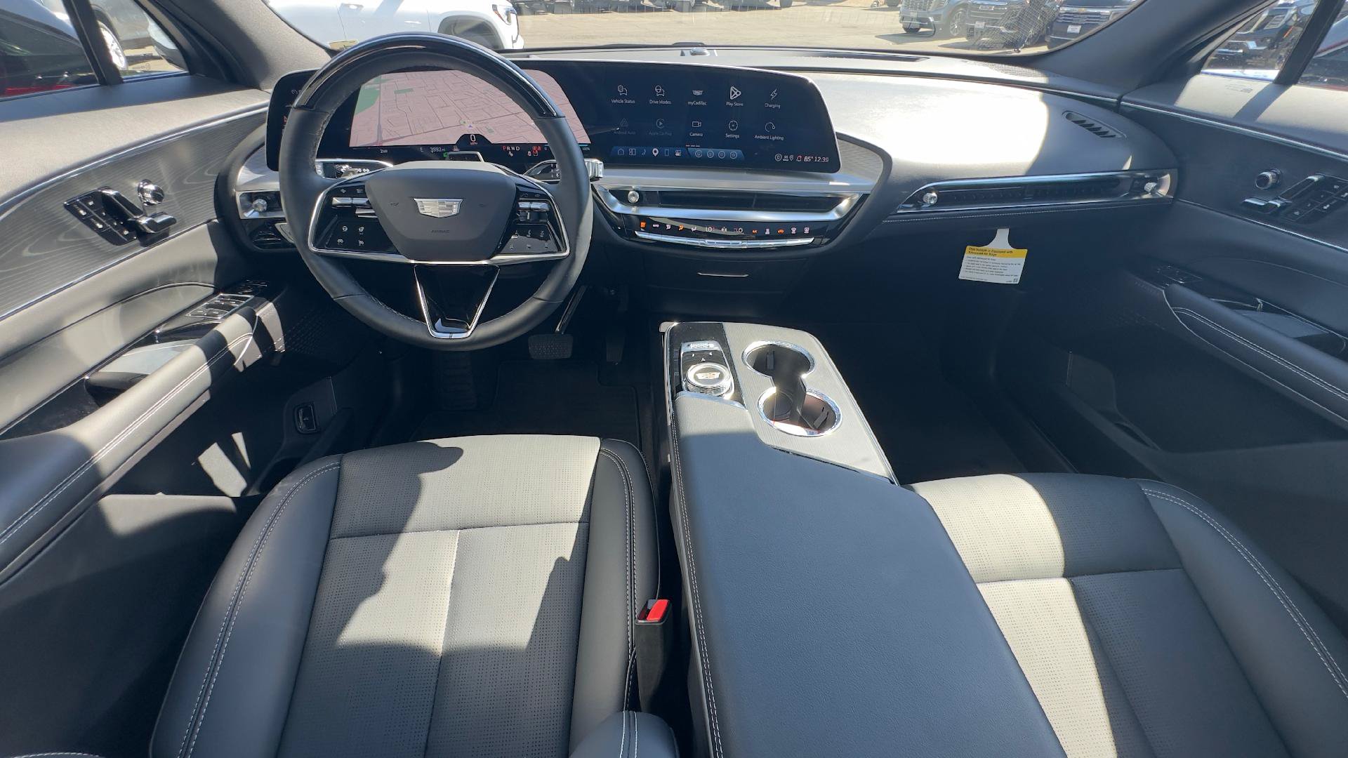 Used 2026 Cadillac Lyriq Luxury AWD/4WD image 9
