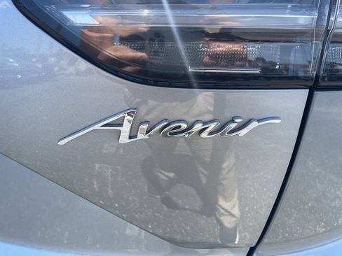 Used 2023 Buick Envision Avenir AWD/4WD image 33