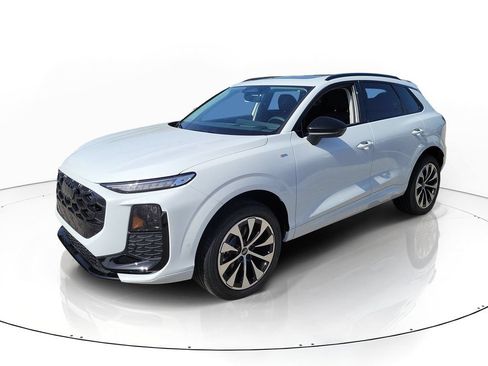 New 2026 Audi Q3 quattro 2.0T AWD/4WD image 2