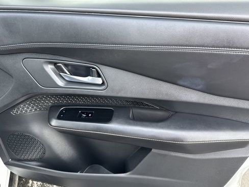 Certified 2023 Nissan Ariya FWD image 23